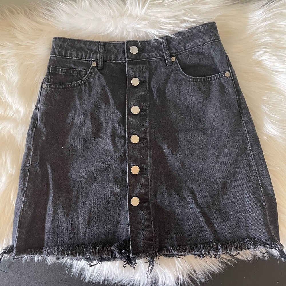 H&M button high waist mini black denim Jeanskirt, Sz 2